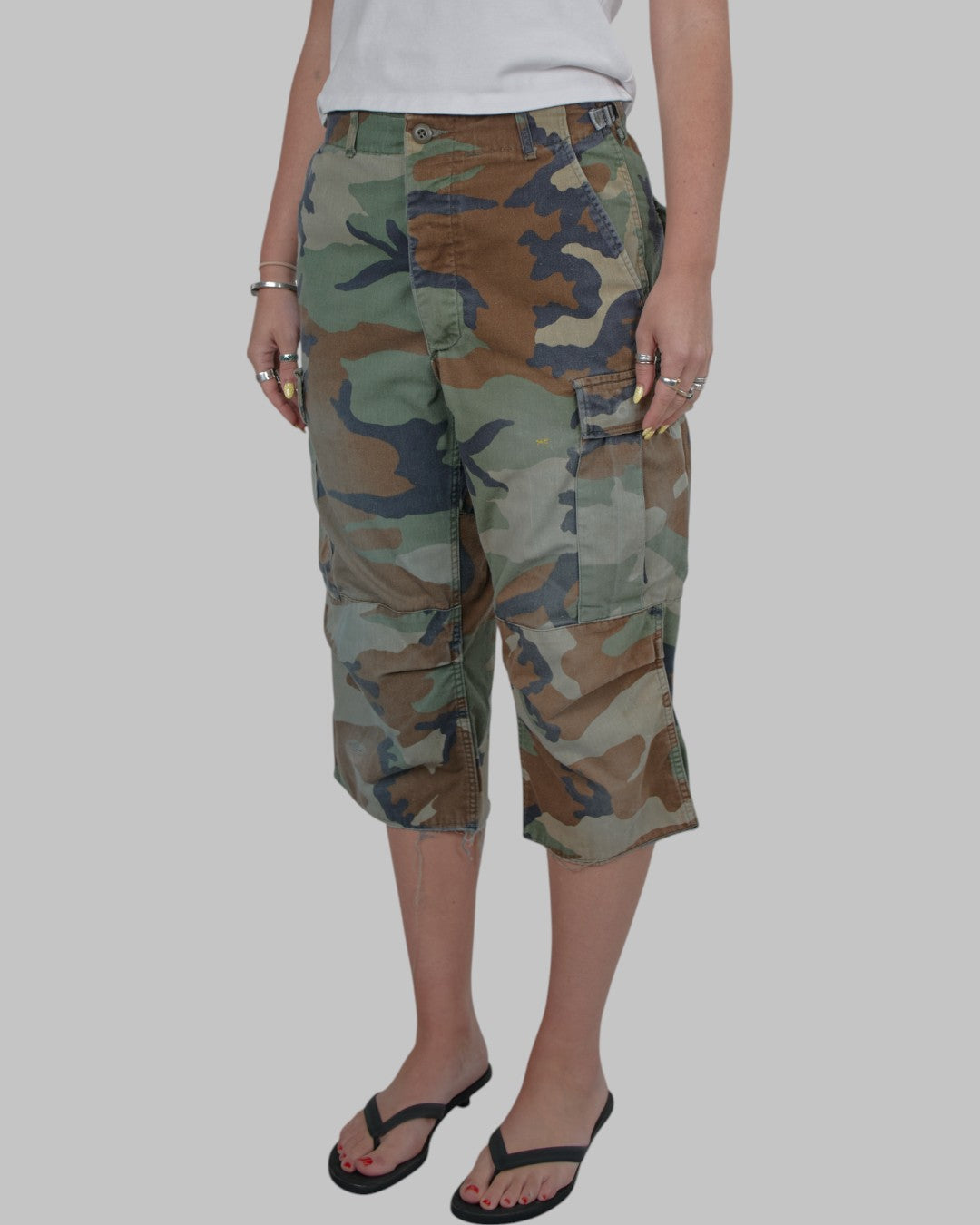 (S) 90s Camo Capris