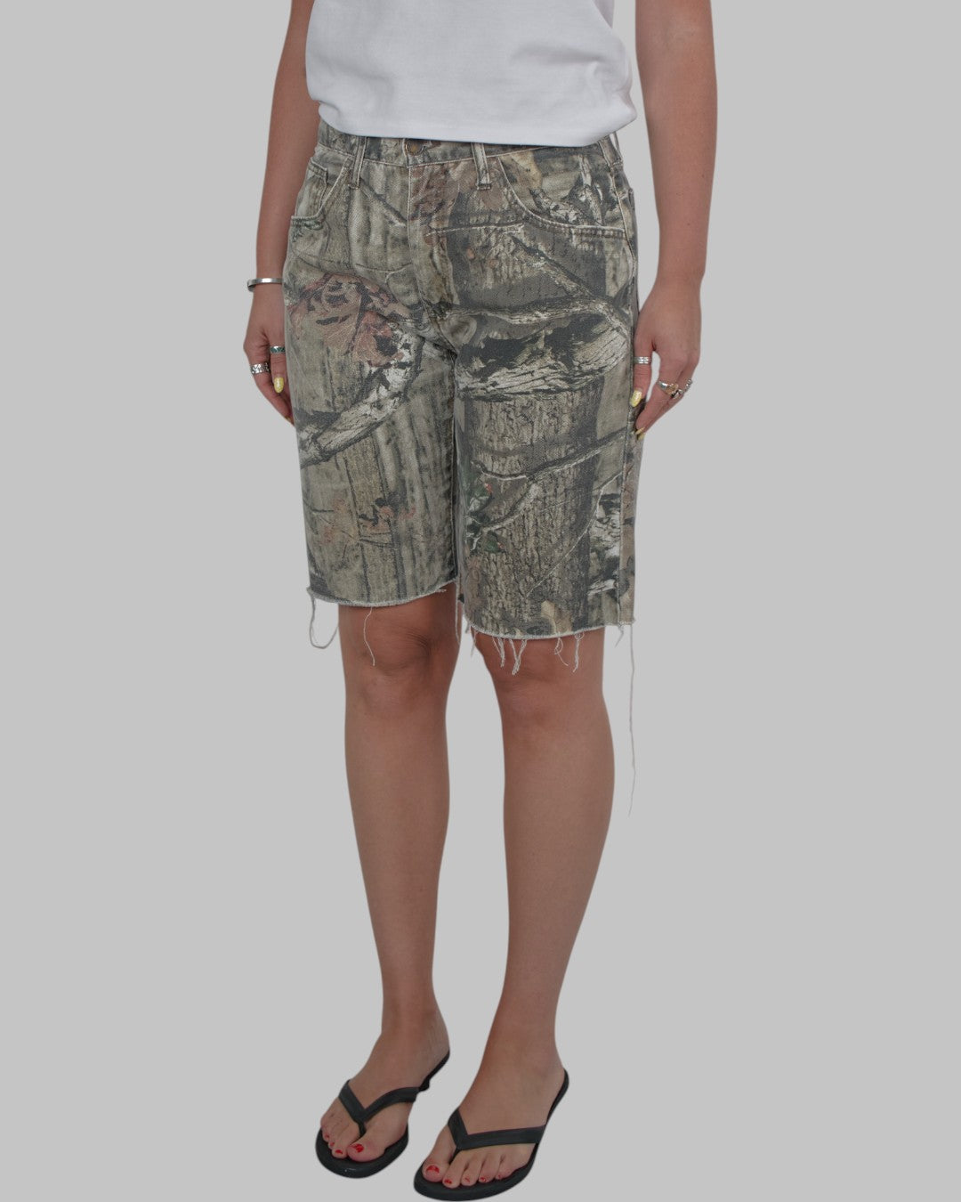 (27/28”) 00s Camo Shorts