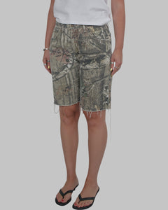 (27/28”) 00s Camo Shorts