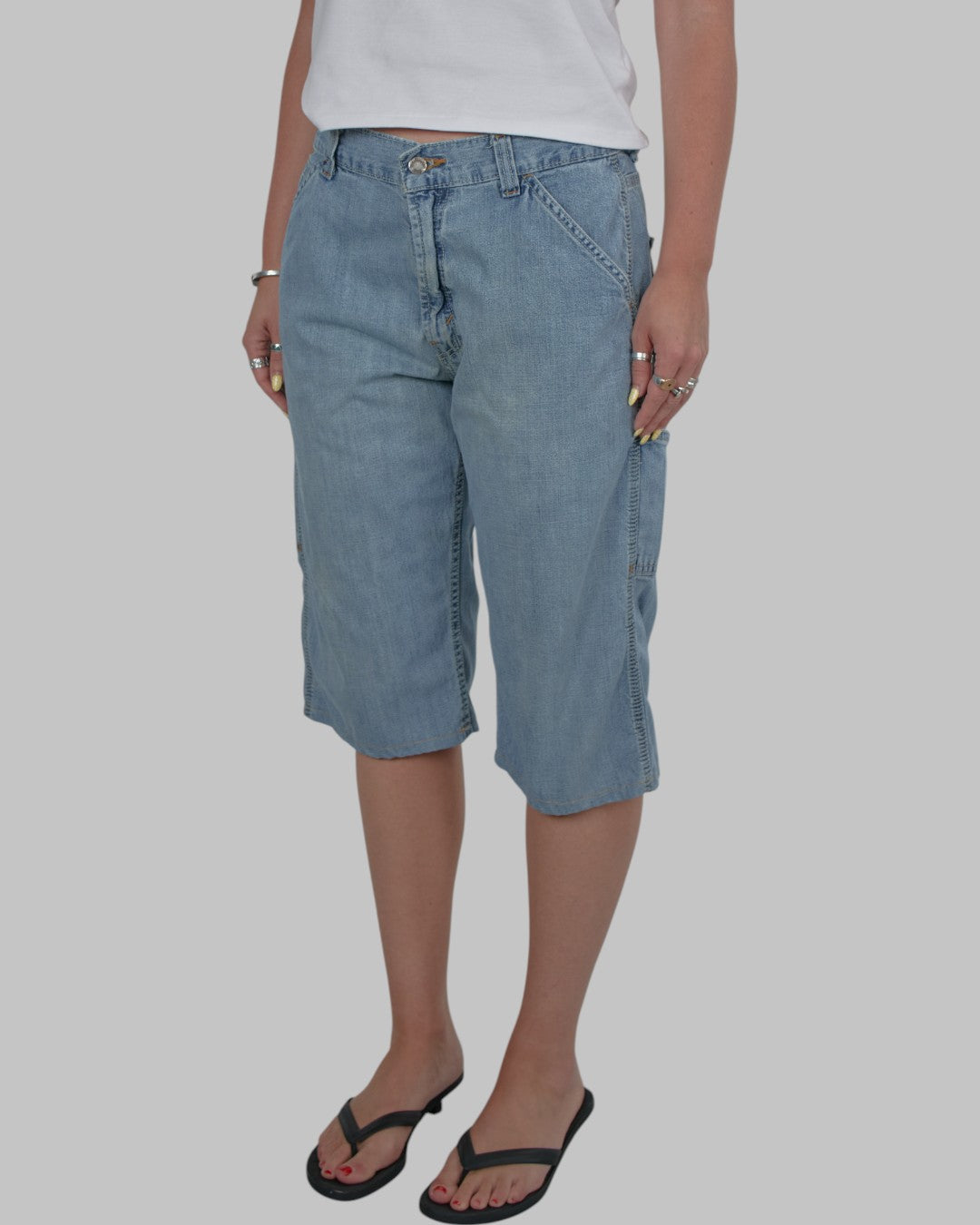 (31”) 00s Levi’s Jorts