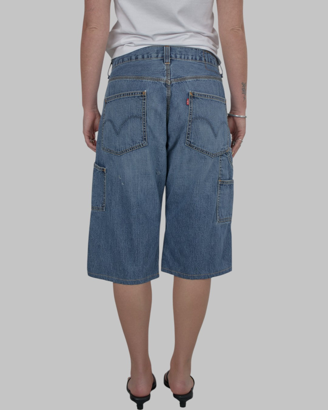 (32”) 00s Levi’s Jorts