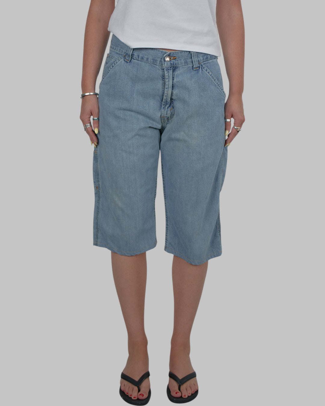 (31”) 00s Levi’s Jorts