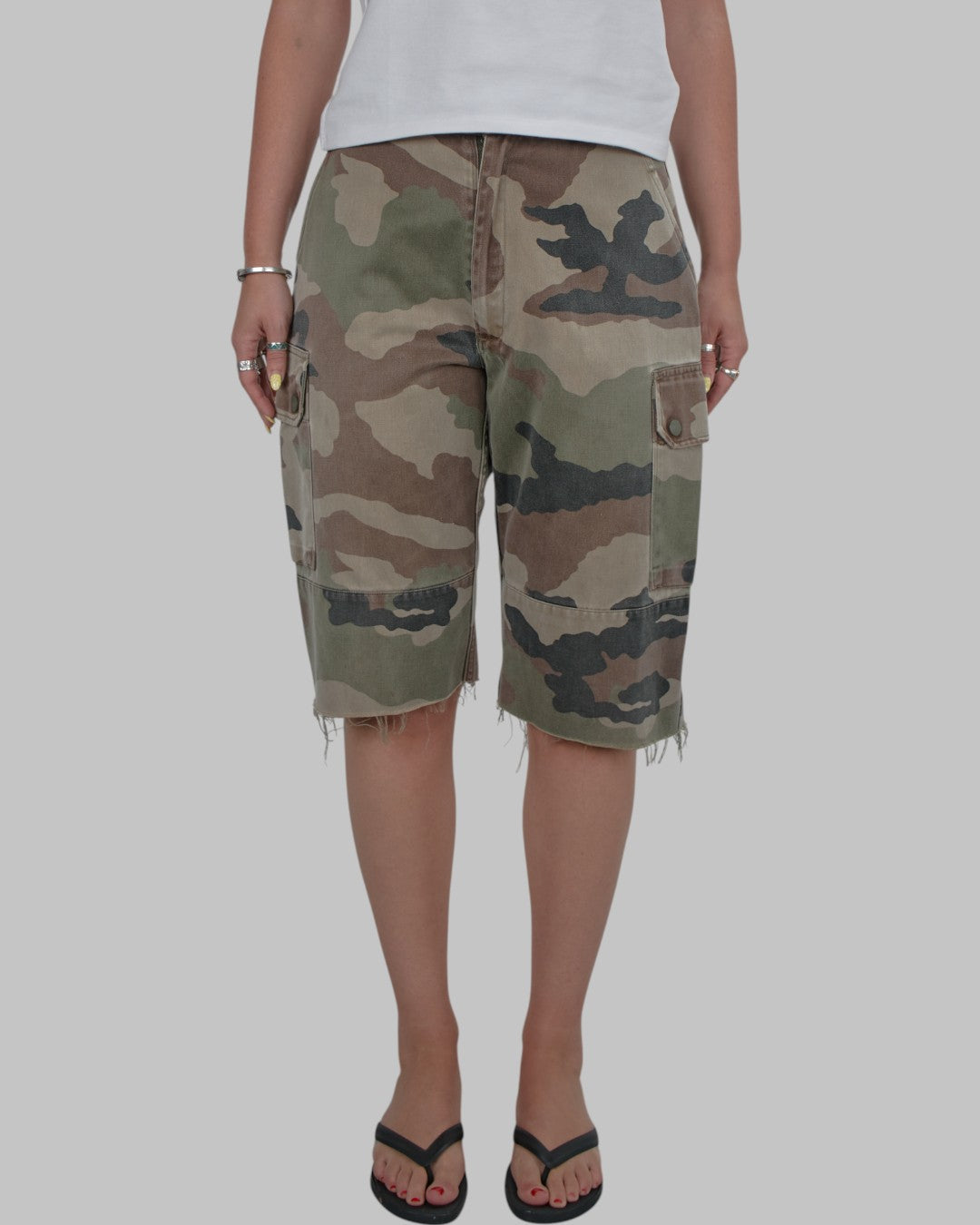 (27”) 90s Camo Cargo Shorts