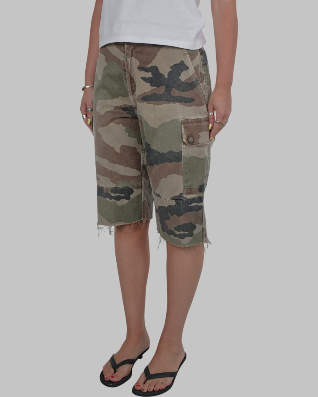 (27”) 90s Camo Cargo Shorts