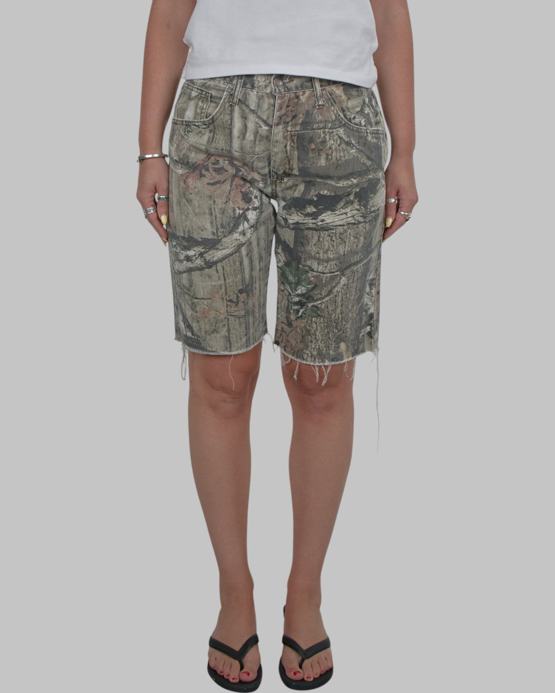 (27/28”) 00s Camo Shorts